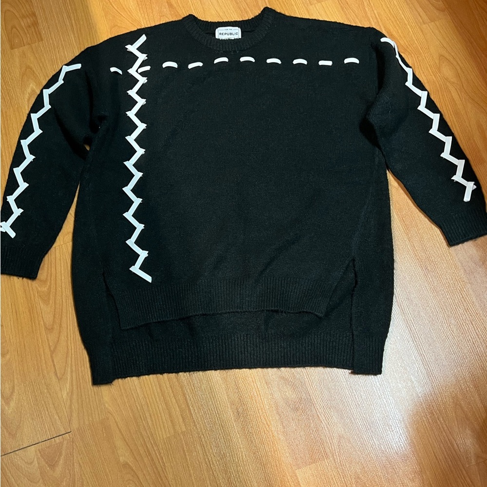 NWOT - For the Republic Pullover Sweater with Faux Leather Trim (US M)